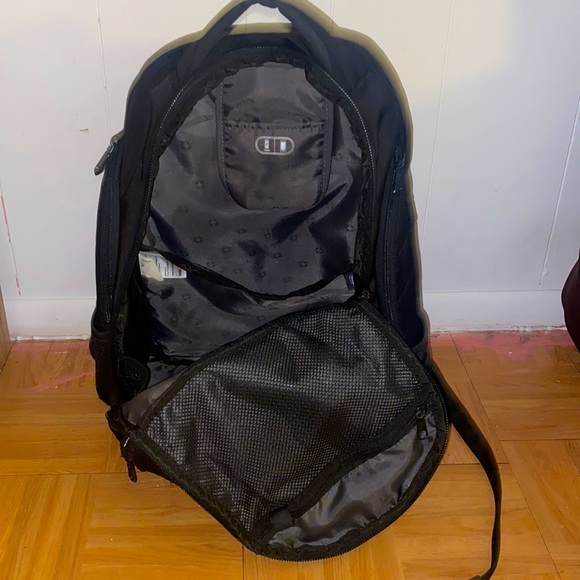 Swiss+Gear Bookbag - Picture 1 of 3
